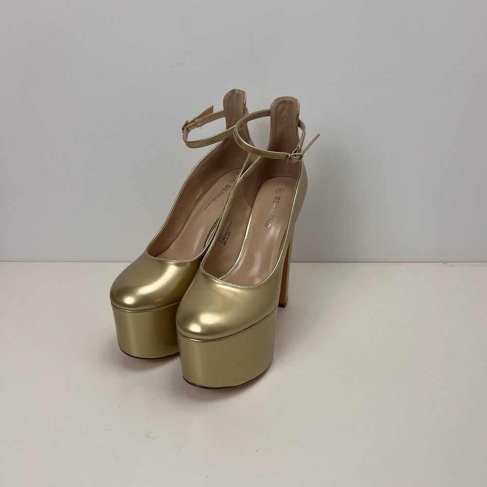 New Berness Woman's Platform Gold Heels Ankle Strap Size 8